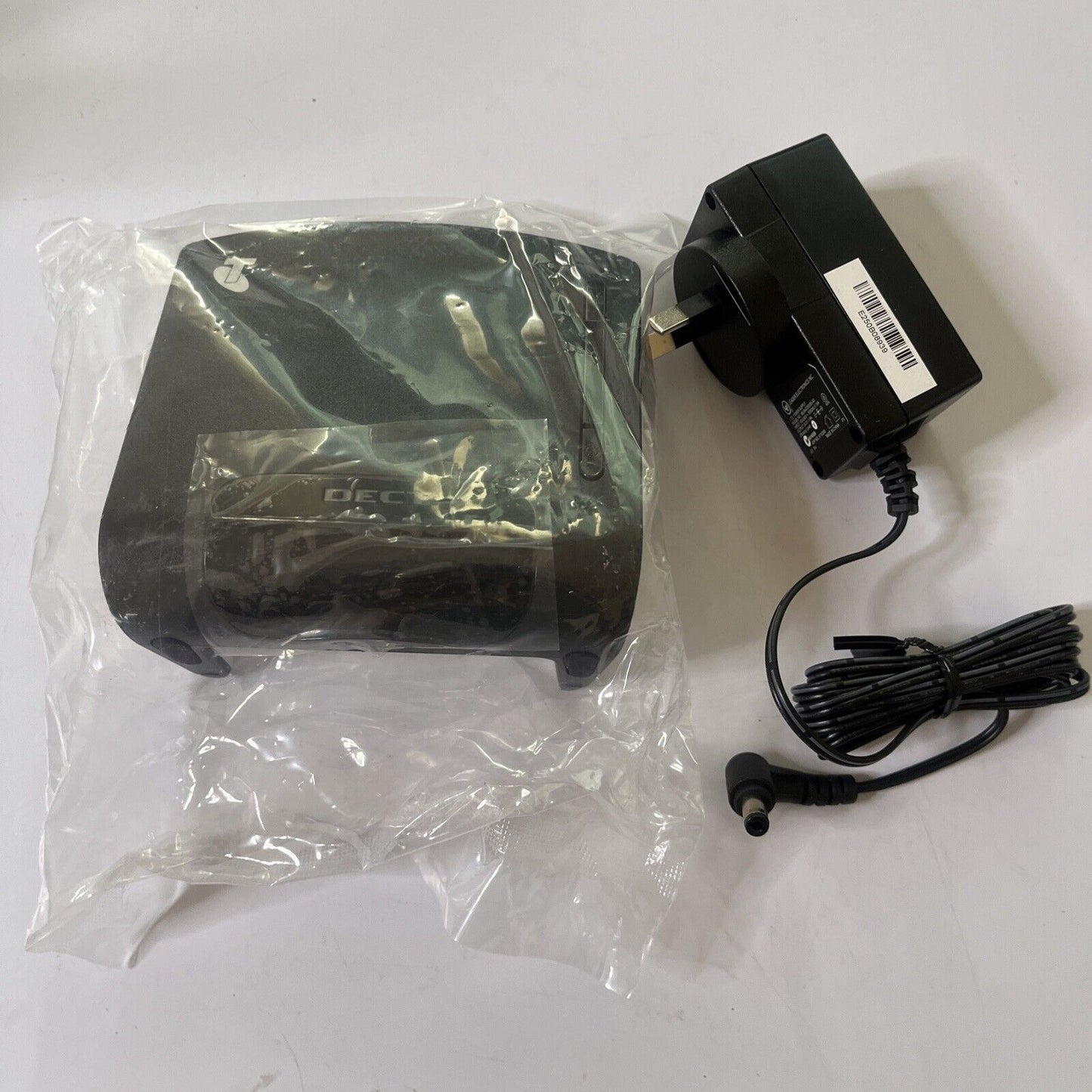 Telstra T-hub Rev A VPDY1568B & Adapter Power Supply