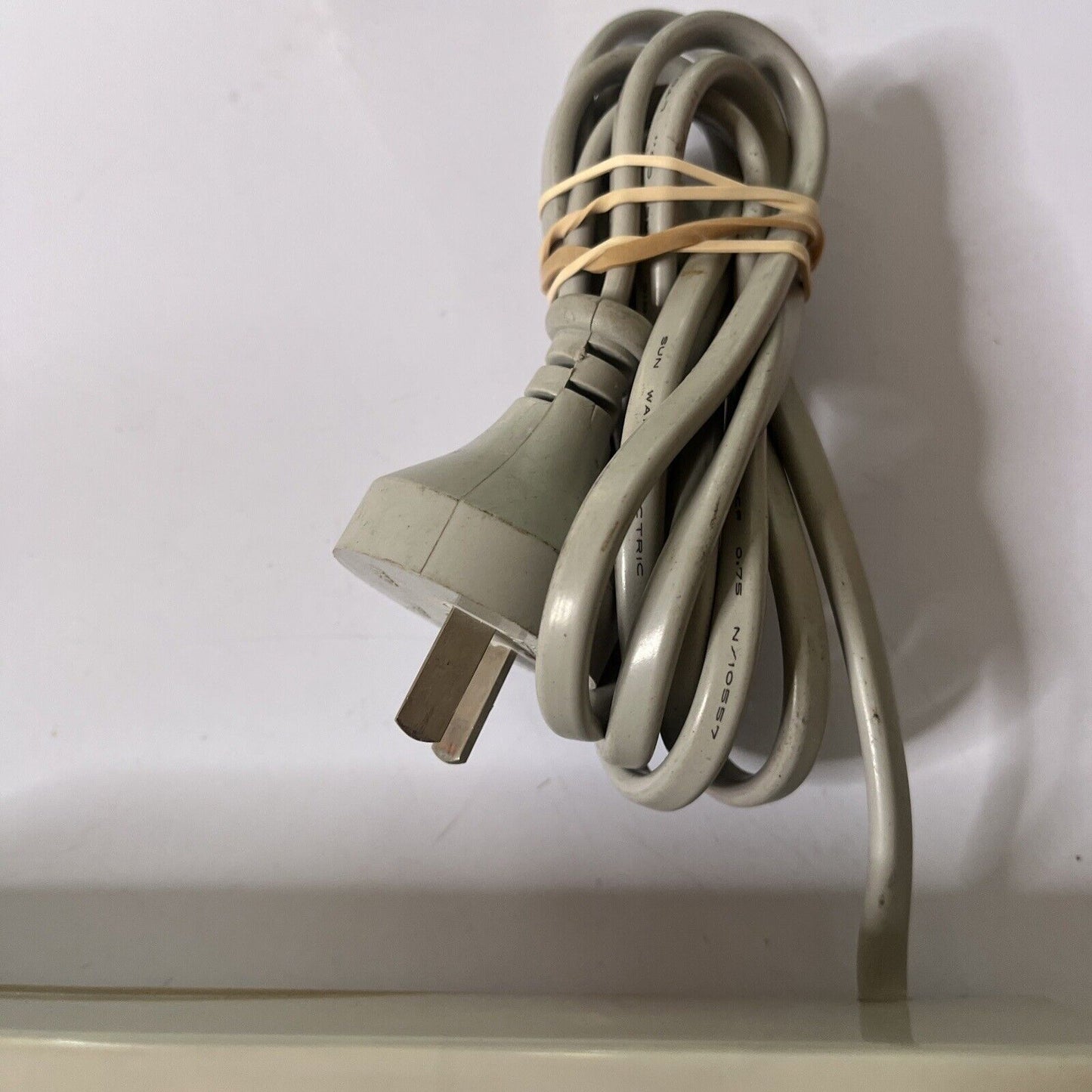 Arlec Universal Nickel Cadmium Charger 9V AA AAA C D