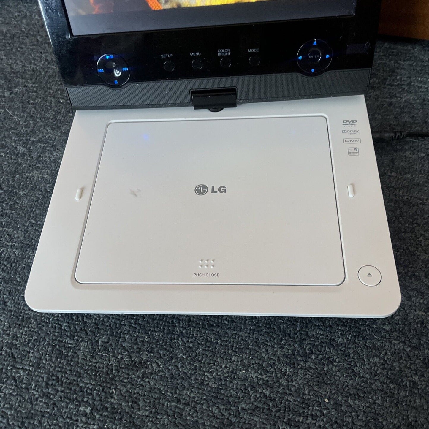 LG DP481B 8.5" Portable DVD Player Region 4