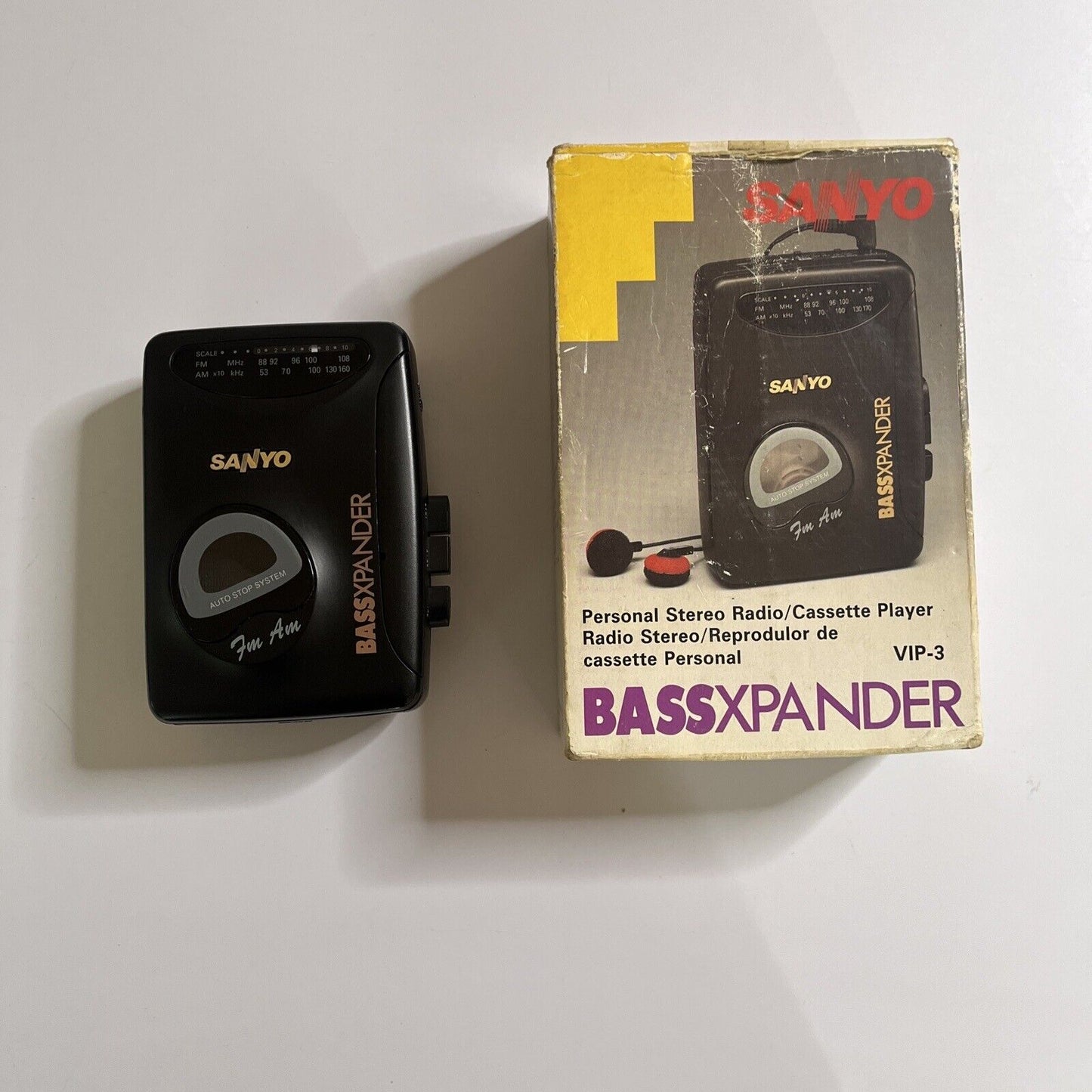 Sanyo Bassxpander Portable Stereo Cassette AM/FM Radio Player VIP-3 with Box