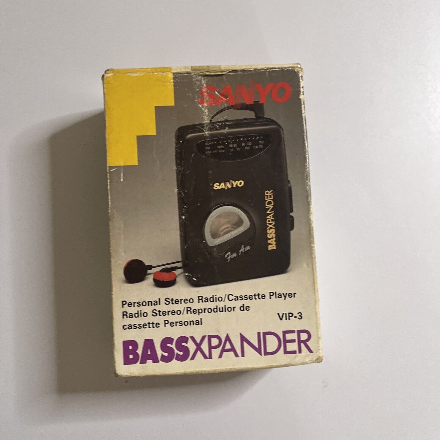 Sanyo Bassxpander Portable Stereo Cassette AM/FM Radio Player VIP-3 with Box