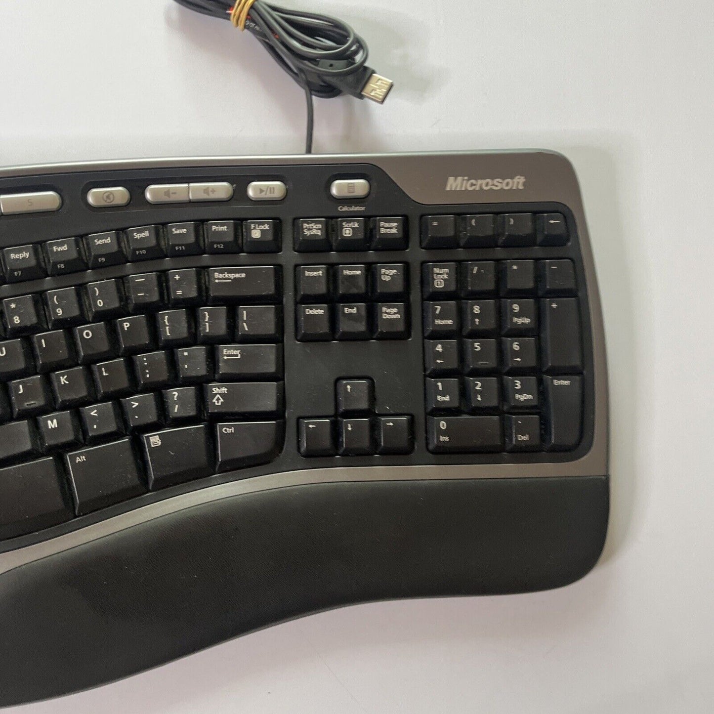 Microsoft Natural Ergonomic Keyboard 4000 V1.0 USB Wired with Palm Rest