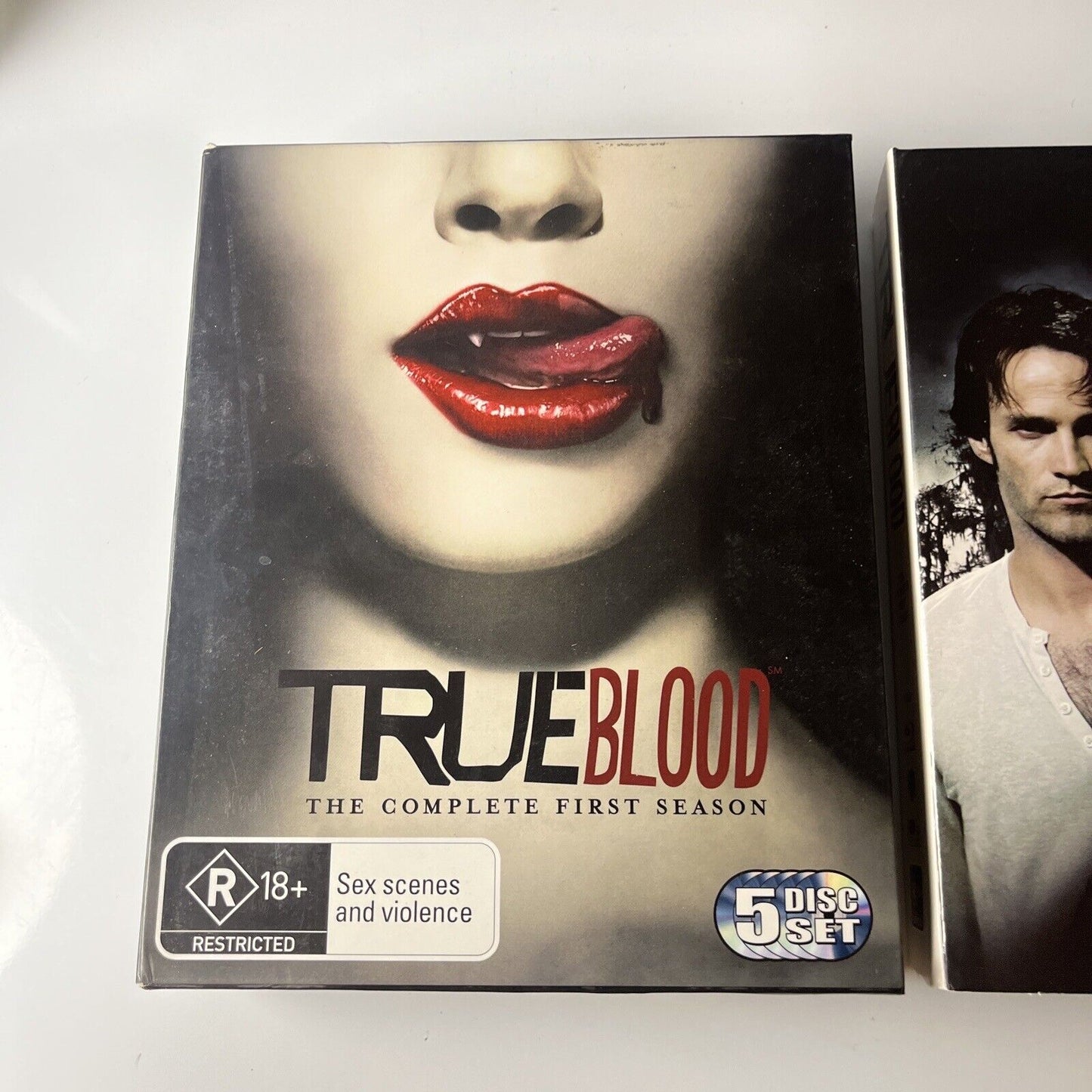 True Blood: The Complete First Season (Blu-ray, 2009, 5-Disc) Region B