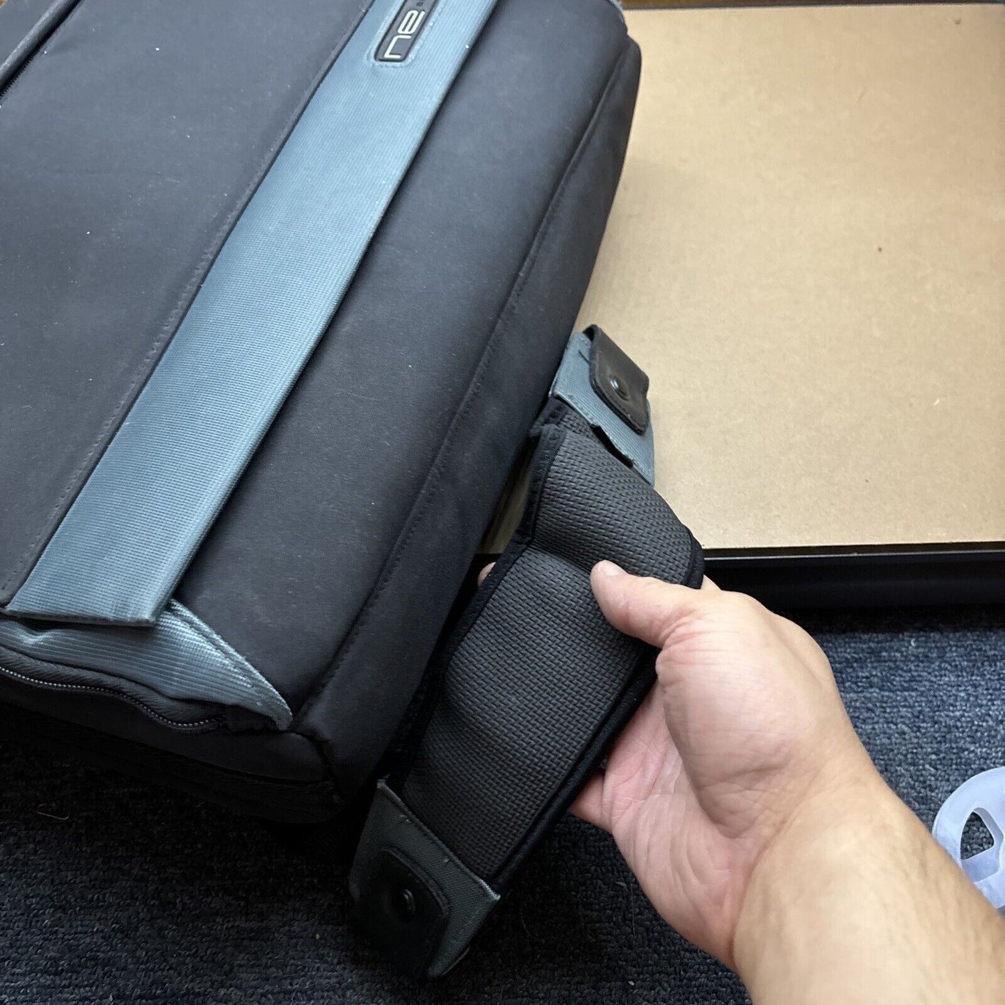 Belkin NE Laptop Notebook PC Bag With Thick Padded Multiple Compartments