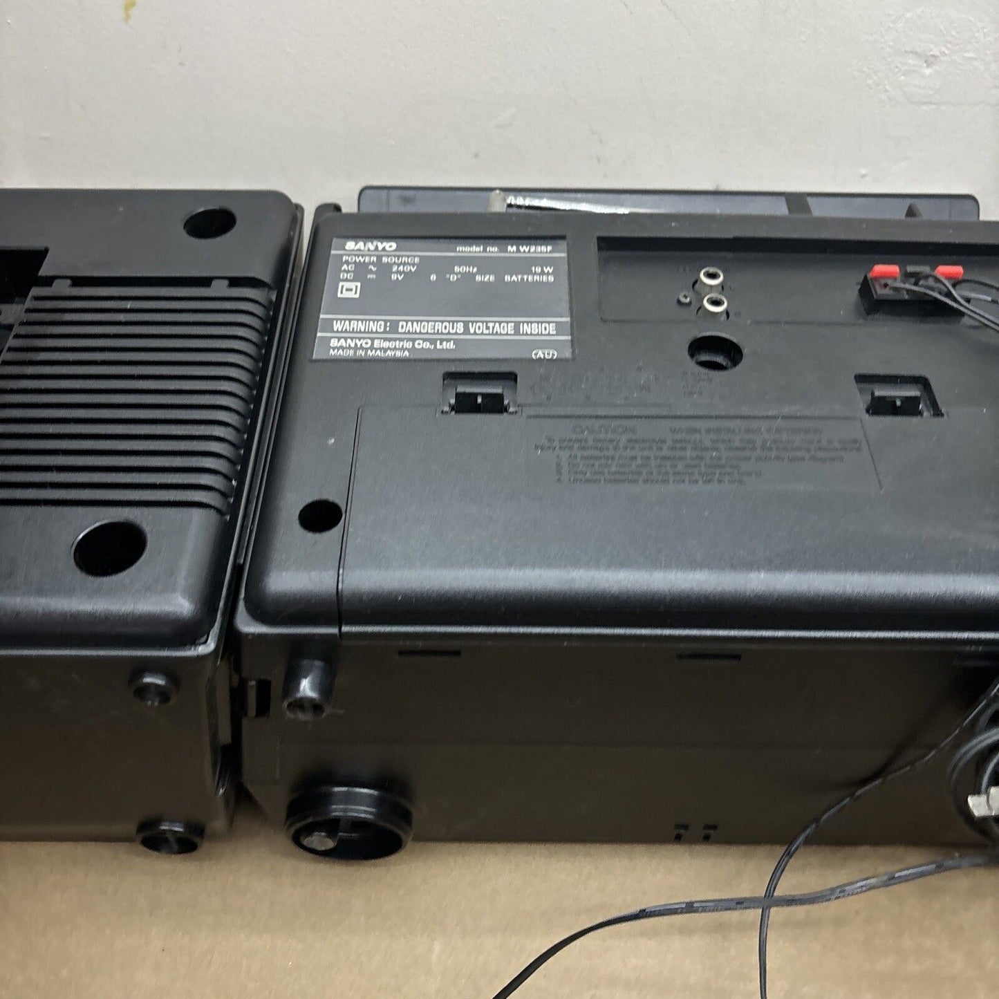 Sanyo MW235F Stereo Double Cassette Recorder Radio *Tape Has Static Sound*