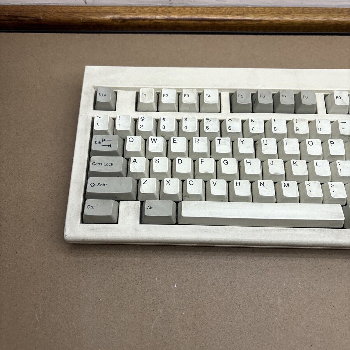 Vintage 901 Keyboard 5-Pin DIN