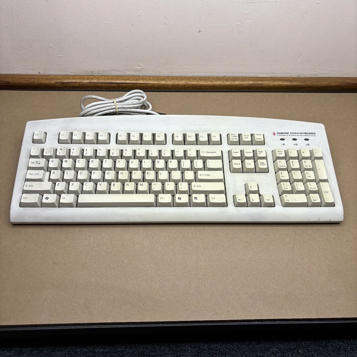 Mitsubishi Diamond Touch Keyboard USB 6511-BU