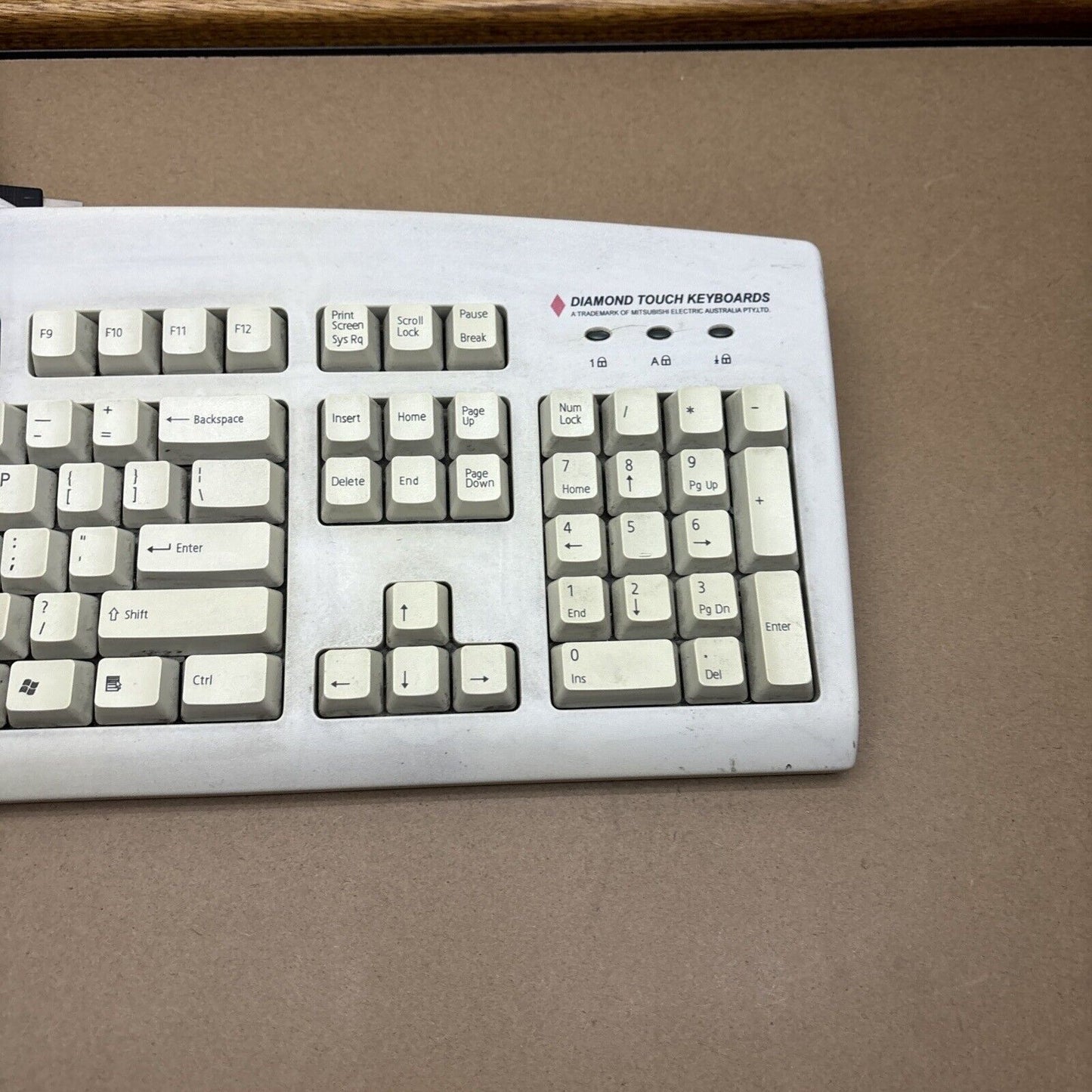 Mitsubishi Diamond Touch Keyboard USB 6511-BU