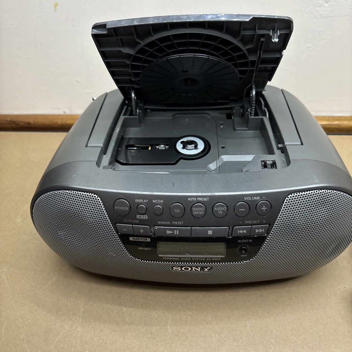 Sony Personal Audio System CD Player AM/FM Radio ZS-S10CP Boombox