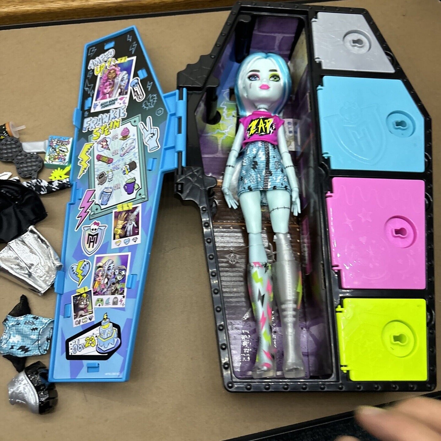 Frankie Stein Monster High Doll and Fashion Set with Dress-Up Locker