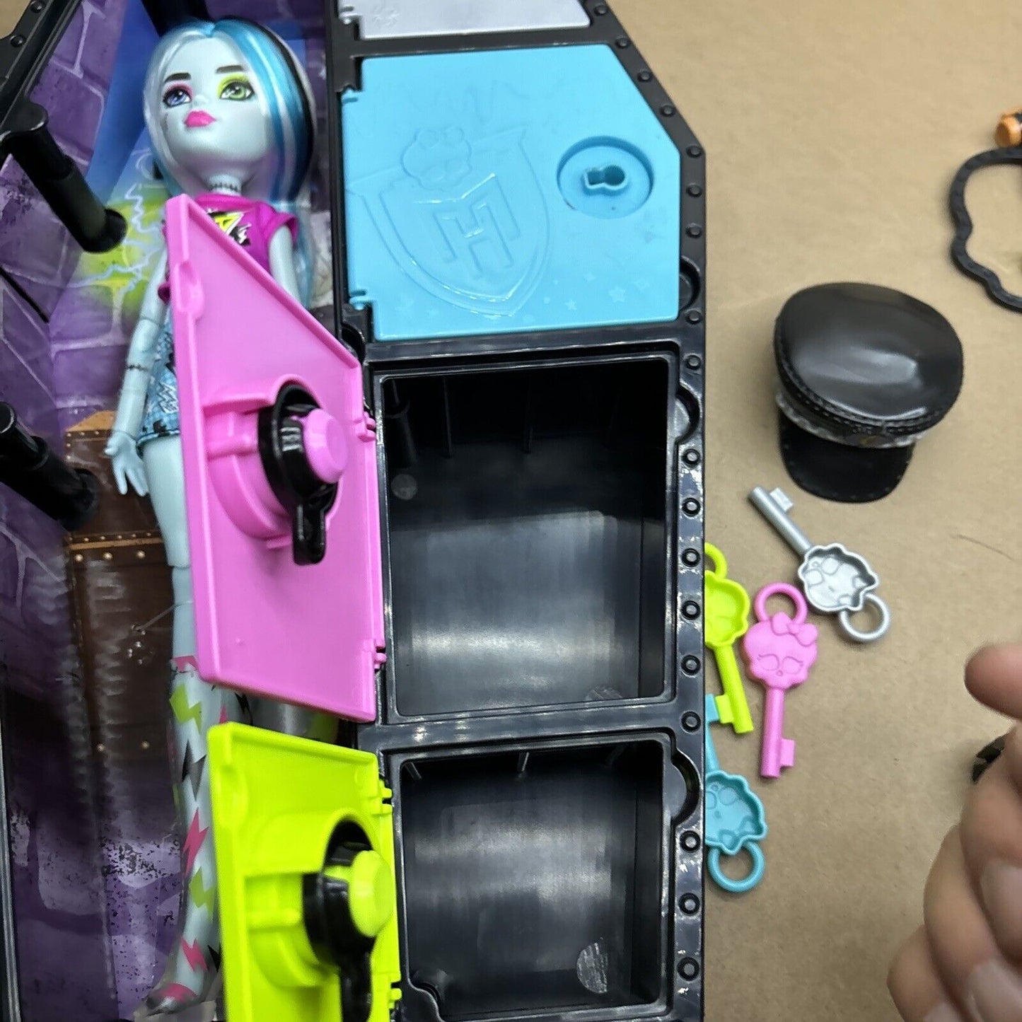 Frankie Stein Monster High Doll and Fashion Set with Dress-Up Locker