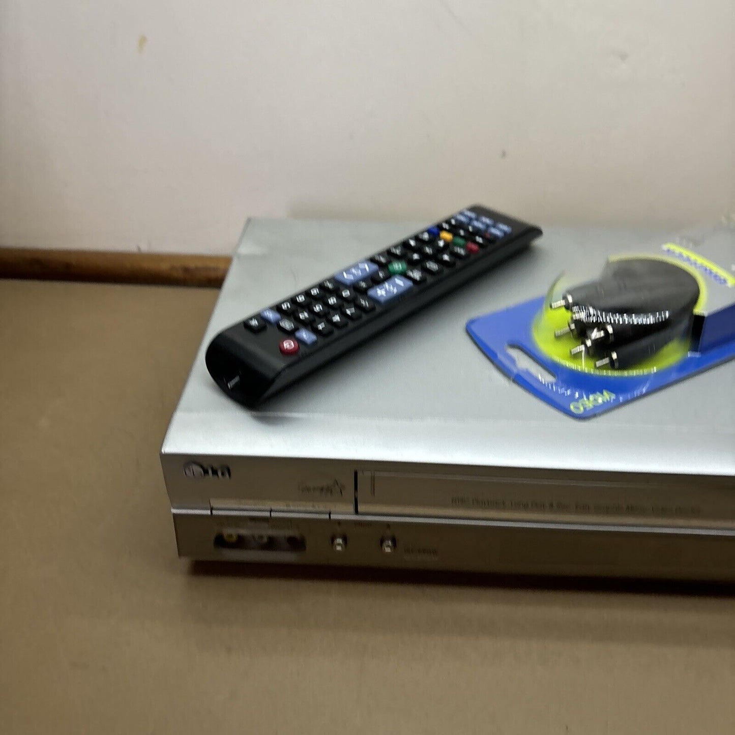 LG VHS VCR Player Recorder 6-Heads NTSC PAL Playback Gc990W with Remote