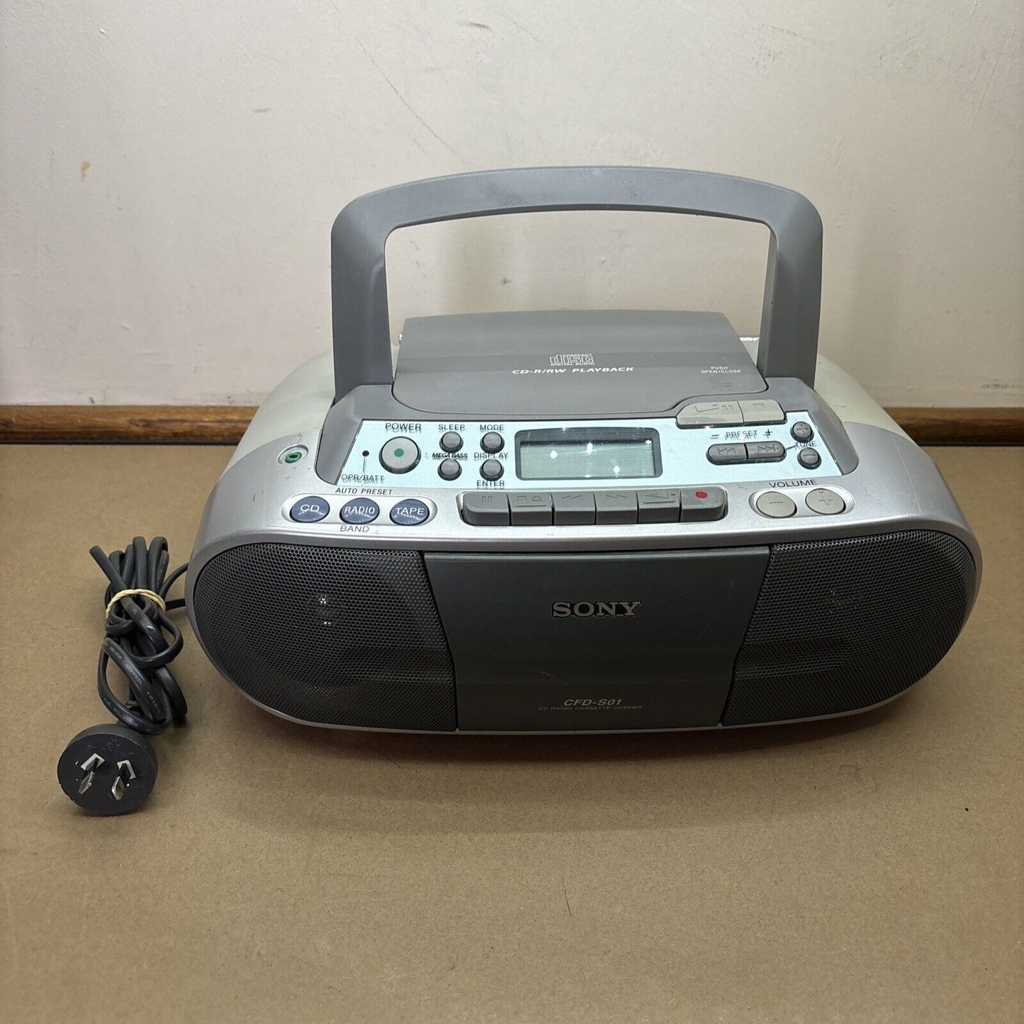 Sony CD AM/FM Radio Cassette Tape Recorder CFD-S01 Boombox