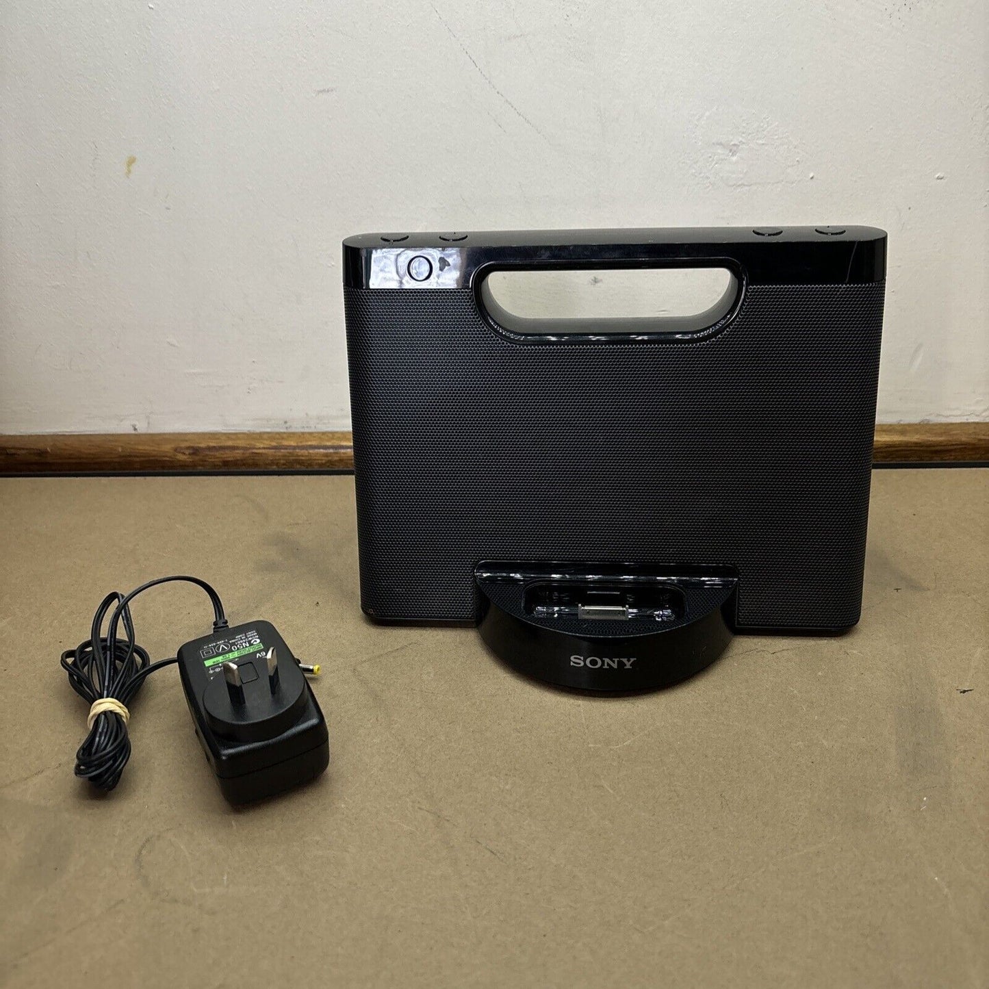 Sony Personal Audio Docking System RDP-M5iP For 30-Pin iPhone iPod