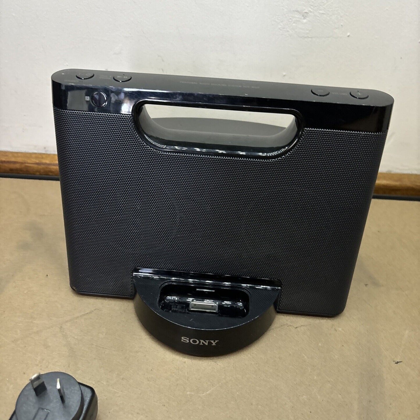 Sony Personal Audio Docking System RDP-M5iP For 30-Pin iPhone iPod