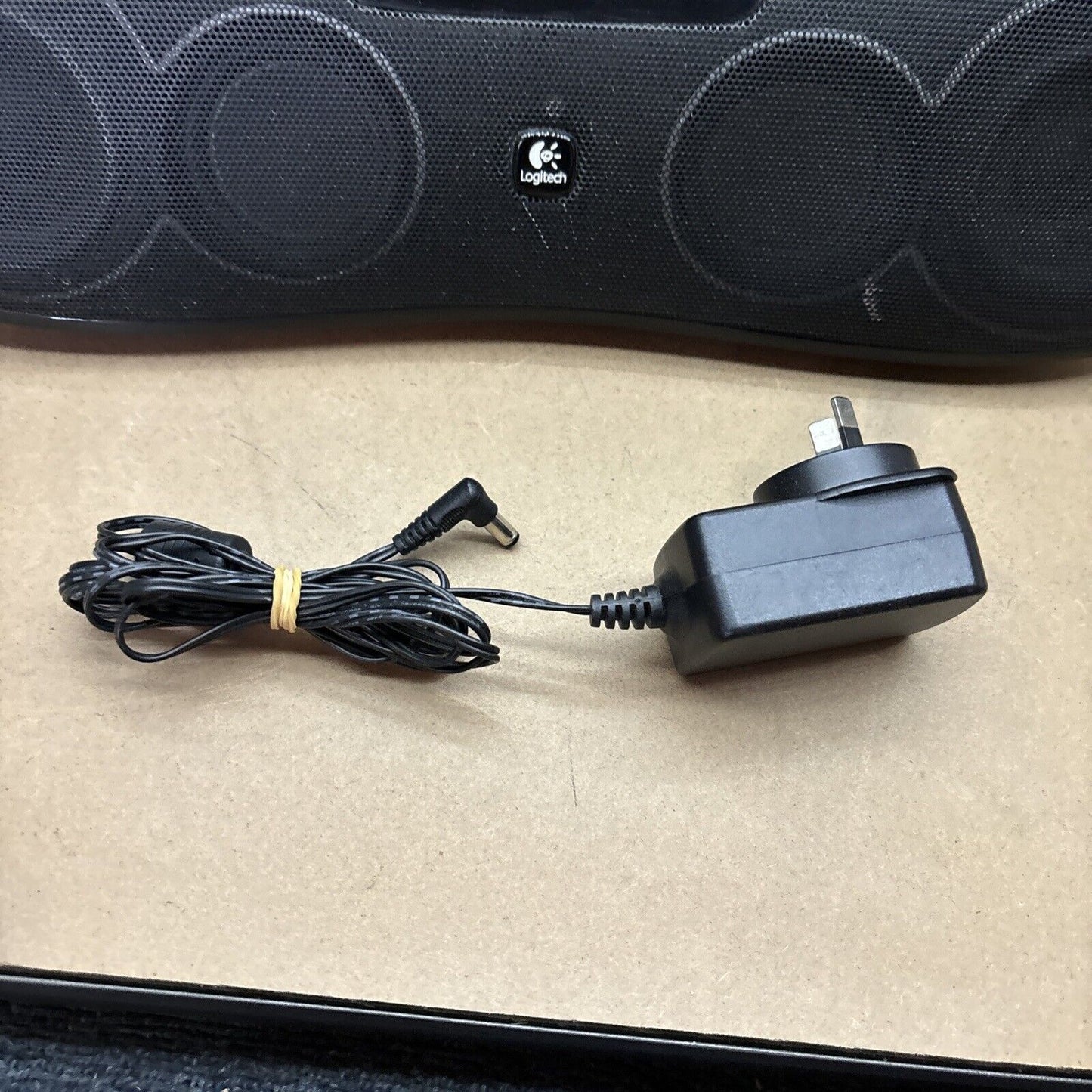 Logitech Rechargeable Speaker S715i For 30-Pin iPod iPhone