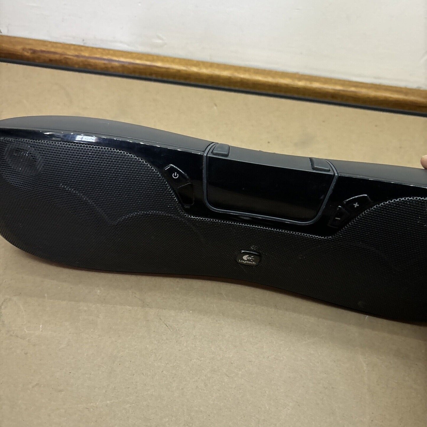 Logitech Rechargeable Speaker S715i For 30-Pin iPod iPhone