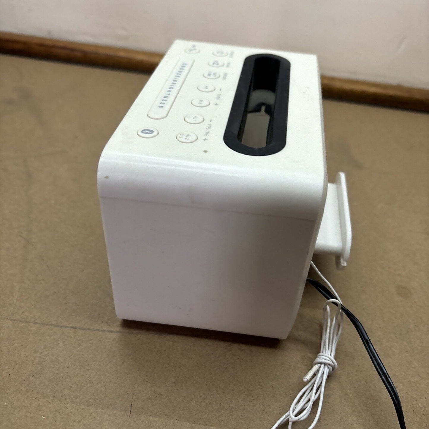 Philips AJT5300W/79 Clock Alarm FM Radio Bluetooth