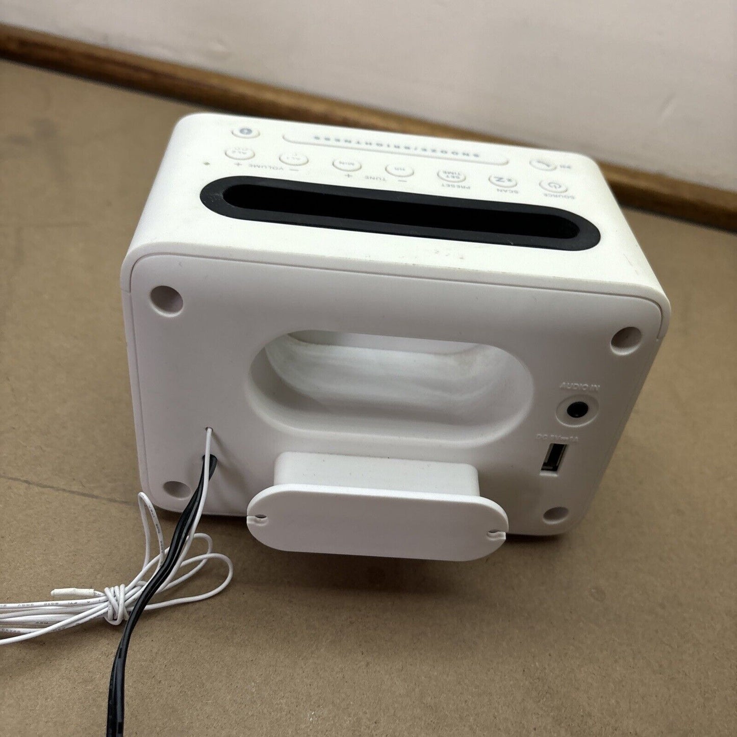 Philips AJT5300W/79 Clock Alarm FM Radio Bluetooth