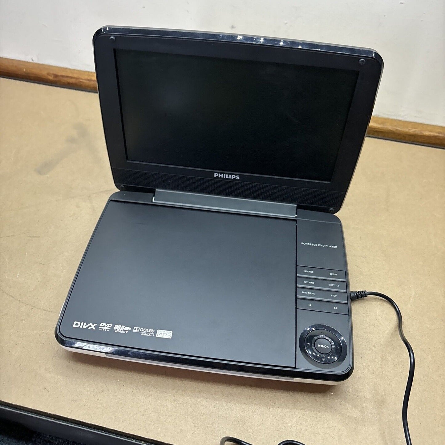 Philips 9" Portable DVD Player PD9030/79 Region 4