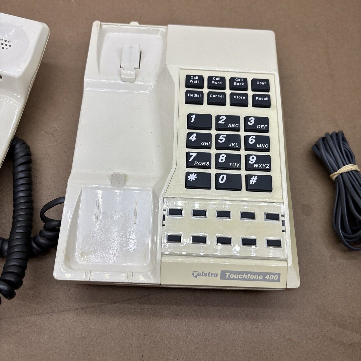 Telstra Touchfone 400 Landline Corded Telephone
