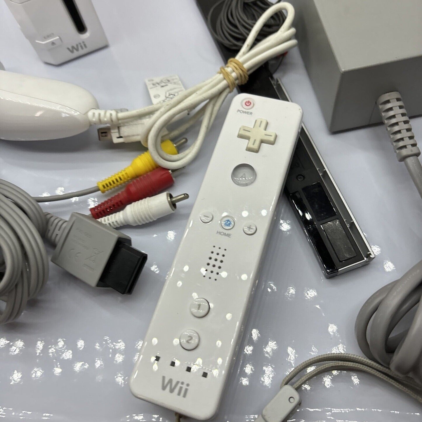 Nintendo Wii Console RVL-001(AUS) With 1 Controller & Nunchuck Game
