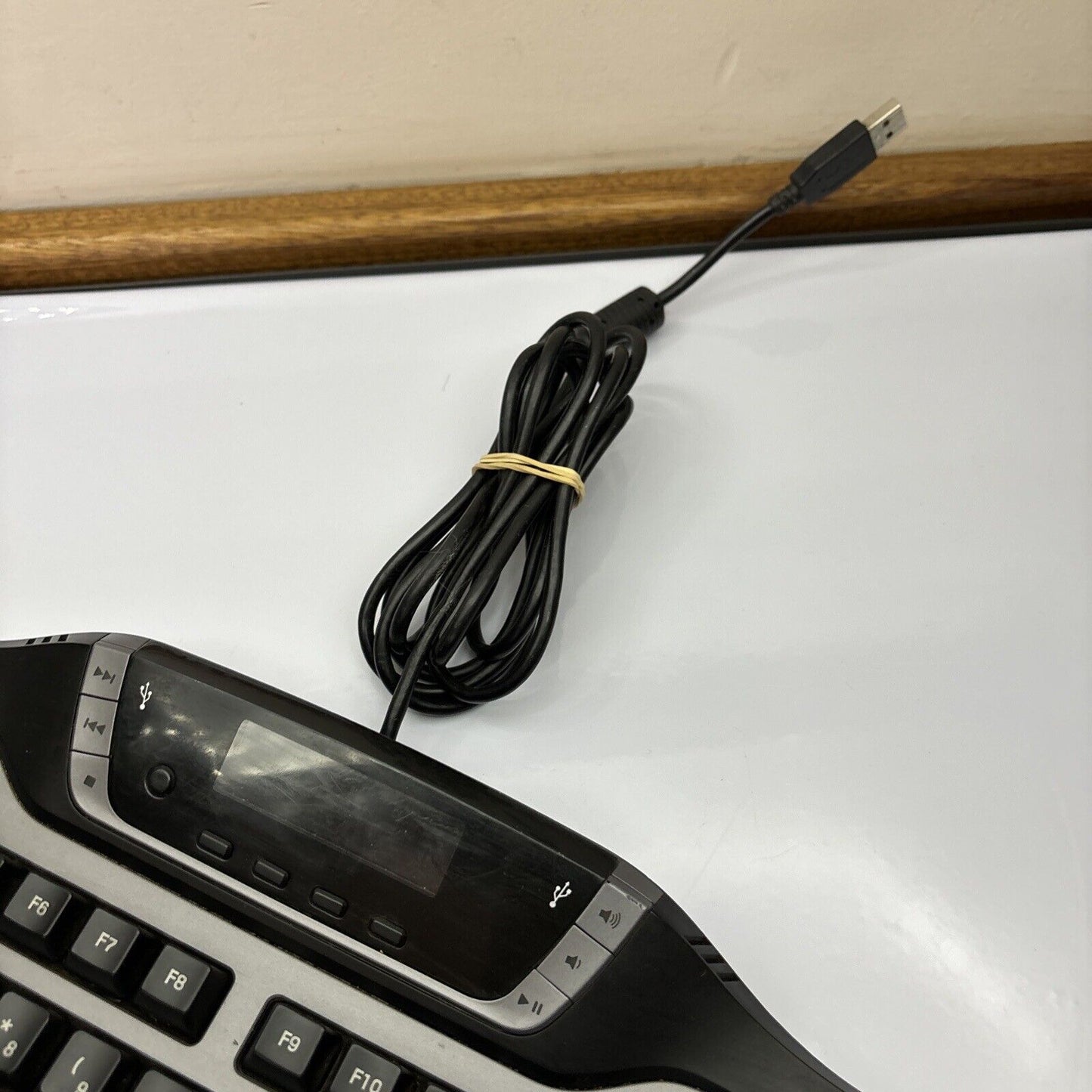 Logitech G15 Keyboard USB Y-UW92 *3 Keys Damaged*