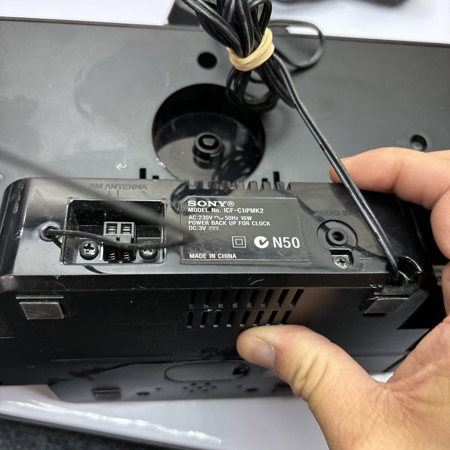 Sony Dream Machine Alarm Clock Radio AM/FM With 30-pin iPod Dock ICF-C1iPMK2