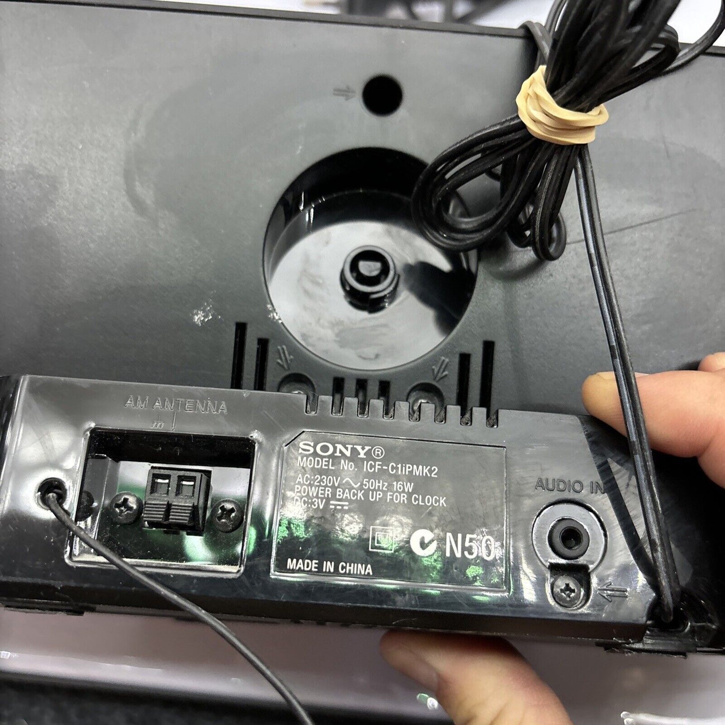 Sony Dream Machine Alarm Clock Radio AM/FM With 30-pin iPod Dock ICF-C1iPMK2