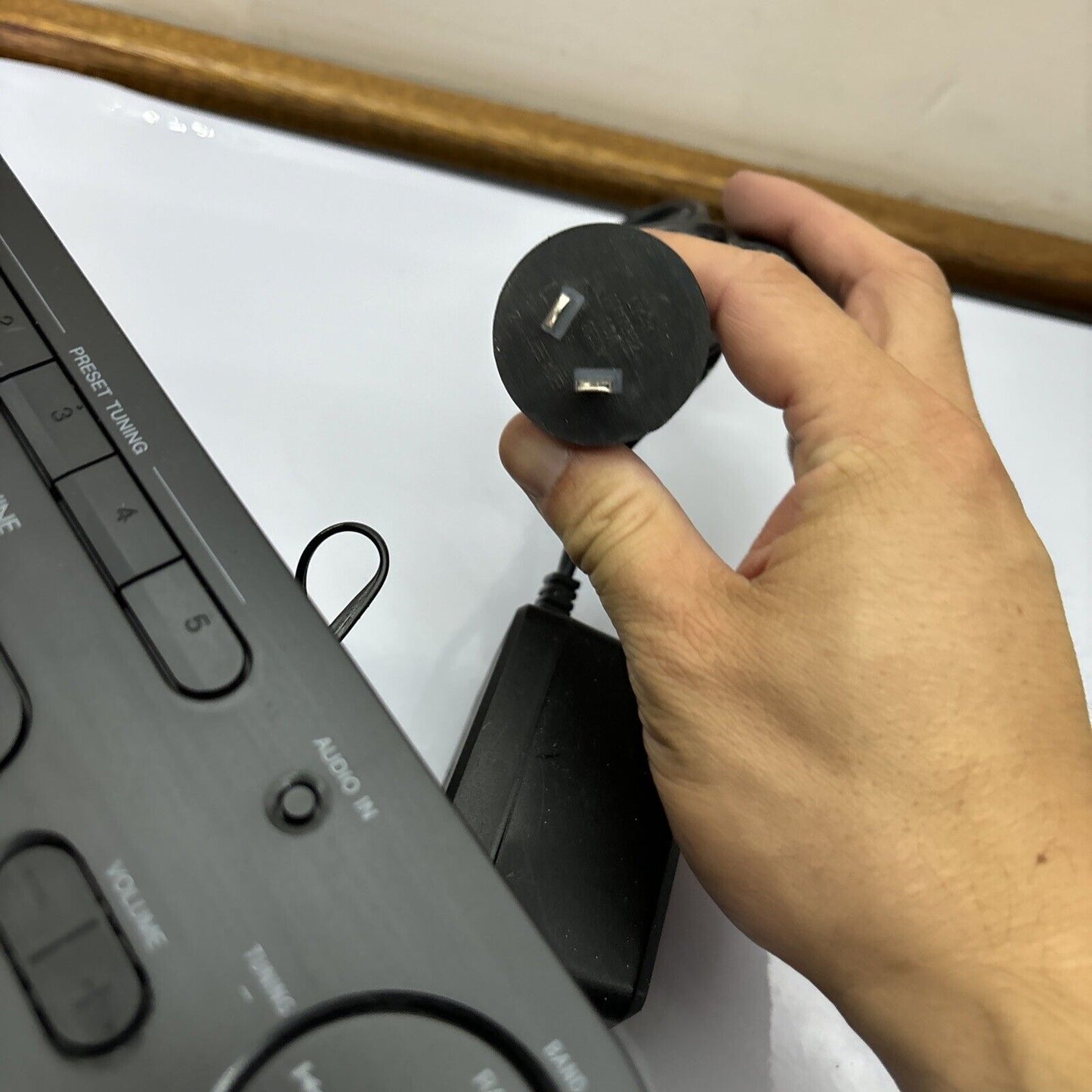 Sony Dream Machine Alarm Clock Radio AM/FM With 30-pin iPod Dock ICF-C1iPMK2