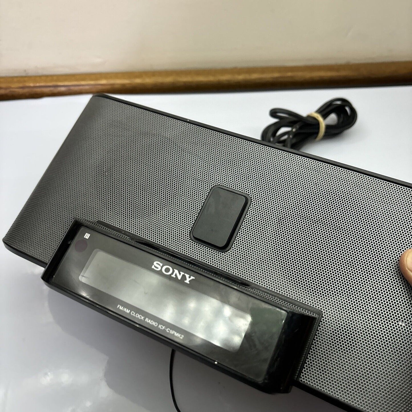 Sony Dream Machine Alarm Clock Radio AM/FM With 30-pin iPod Dock ICF-C1iPMK2