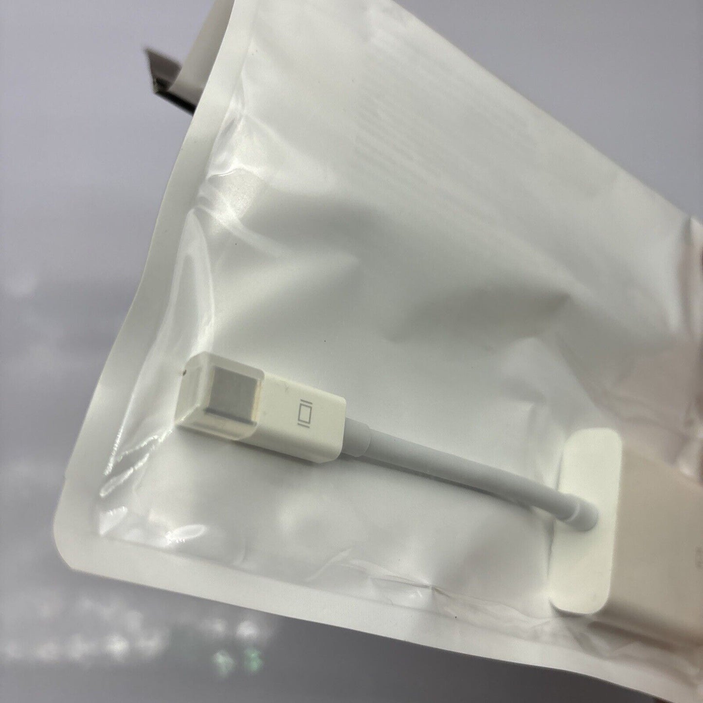 Apple Mini DisplayPort to VGA Adapter - MB572Z/B