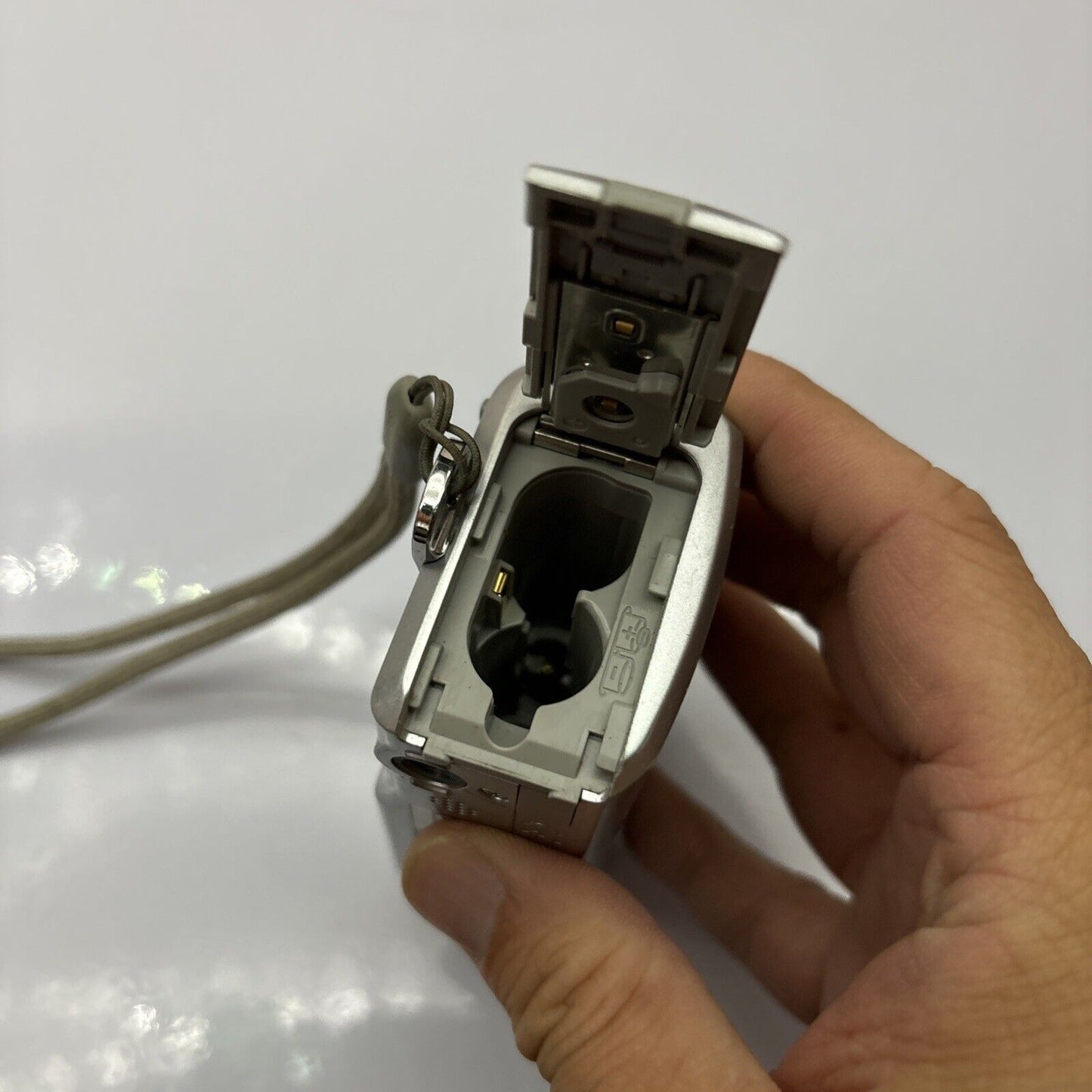 Sony Cyber-Shot DSC-S40 Digital Camera 4.1 MP *Not Working For Parts Or Repair*