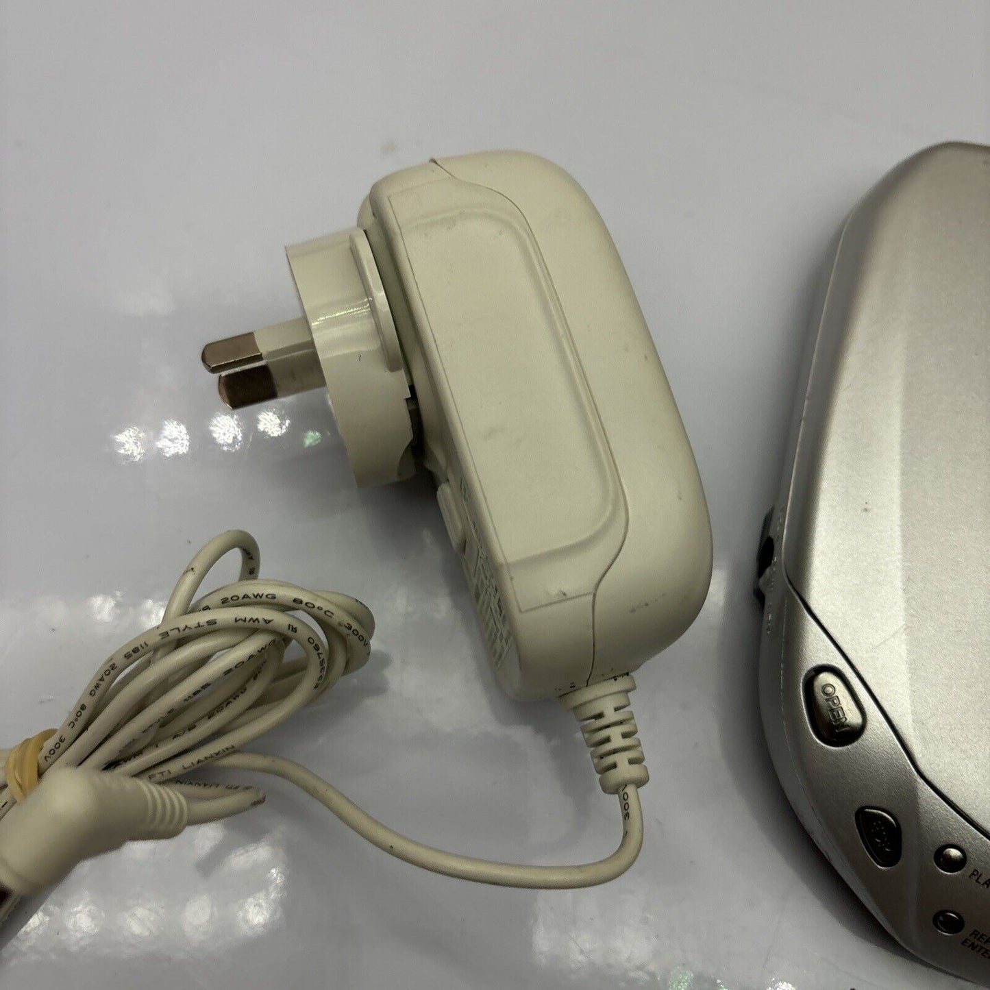 Sony Discman Portable CD Player D-E445 & AC Adapter *Not Working - For Parts*