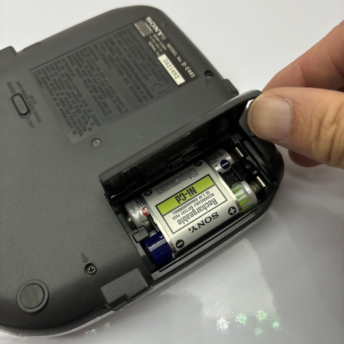 Sony Discman Portable CD Player D-E445 & AC Adapter *Not Working - For Parts*