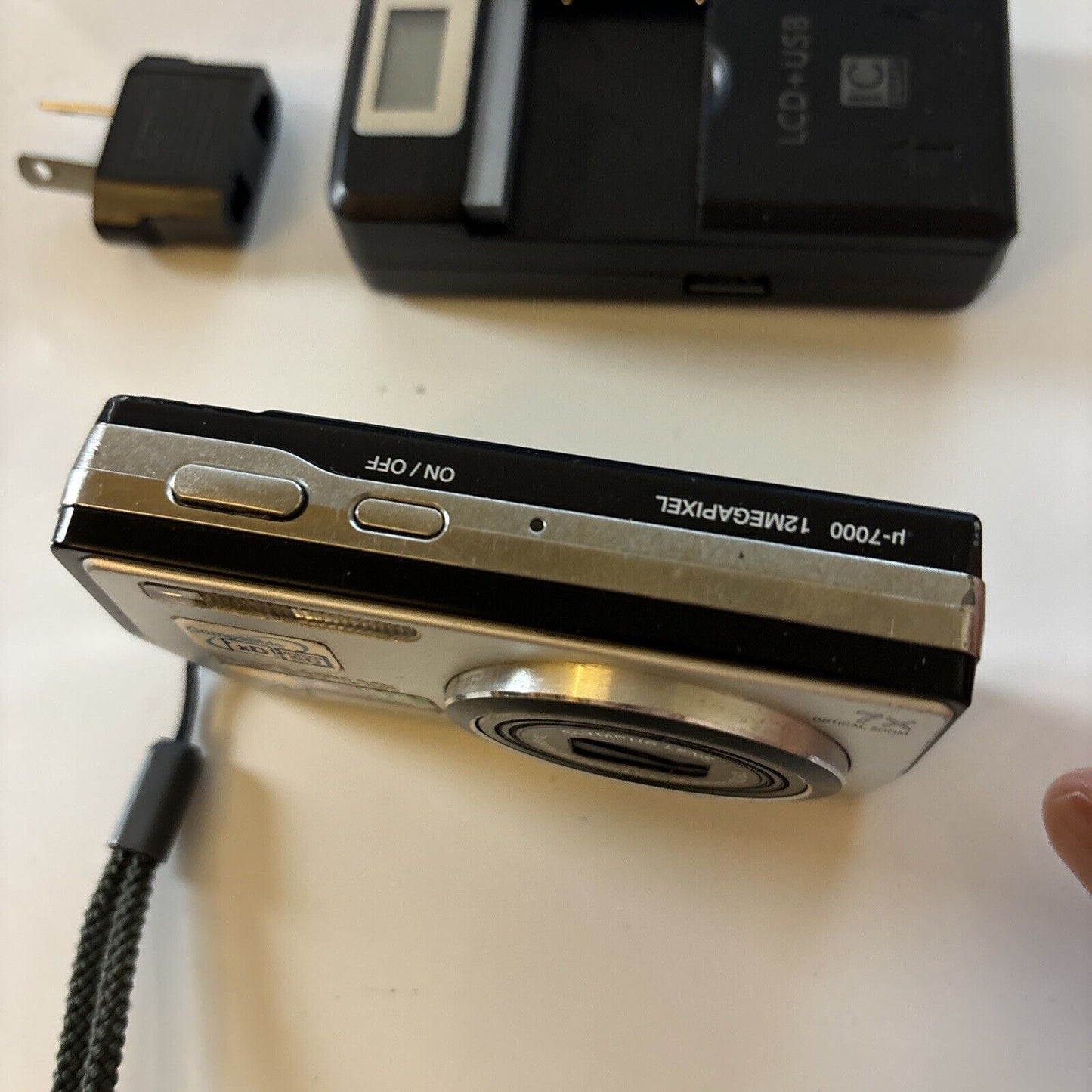 Olympus µ-7000 Digital Camera 12MP With Charger