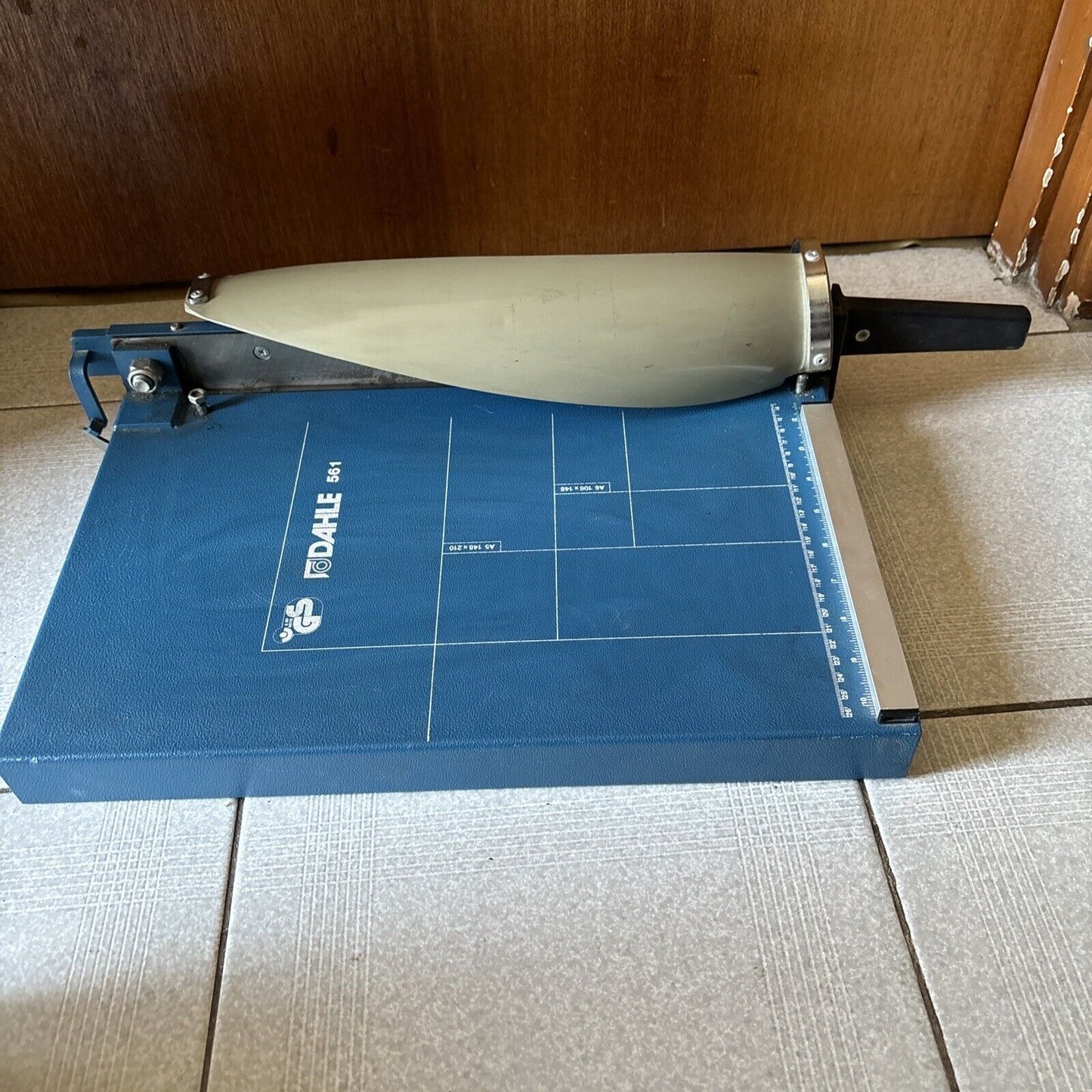 Dahle 561 Premium Guillotine Trimmer