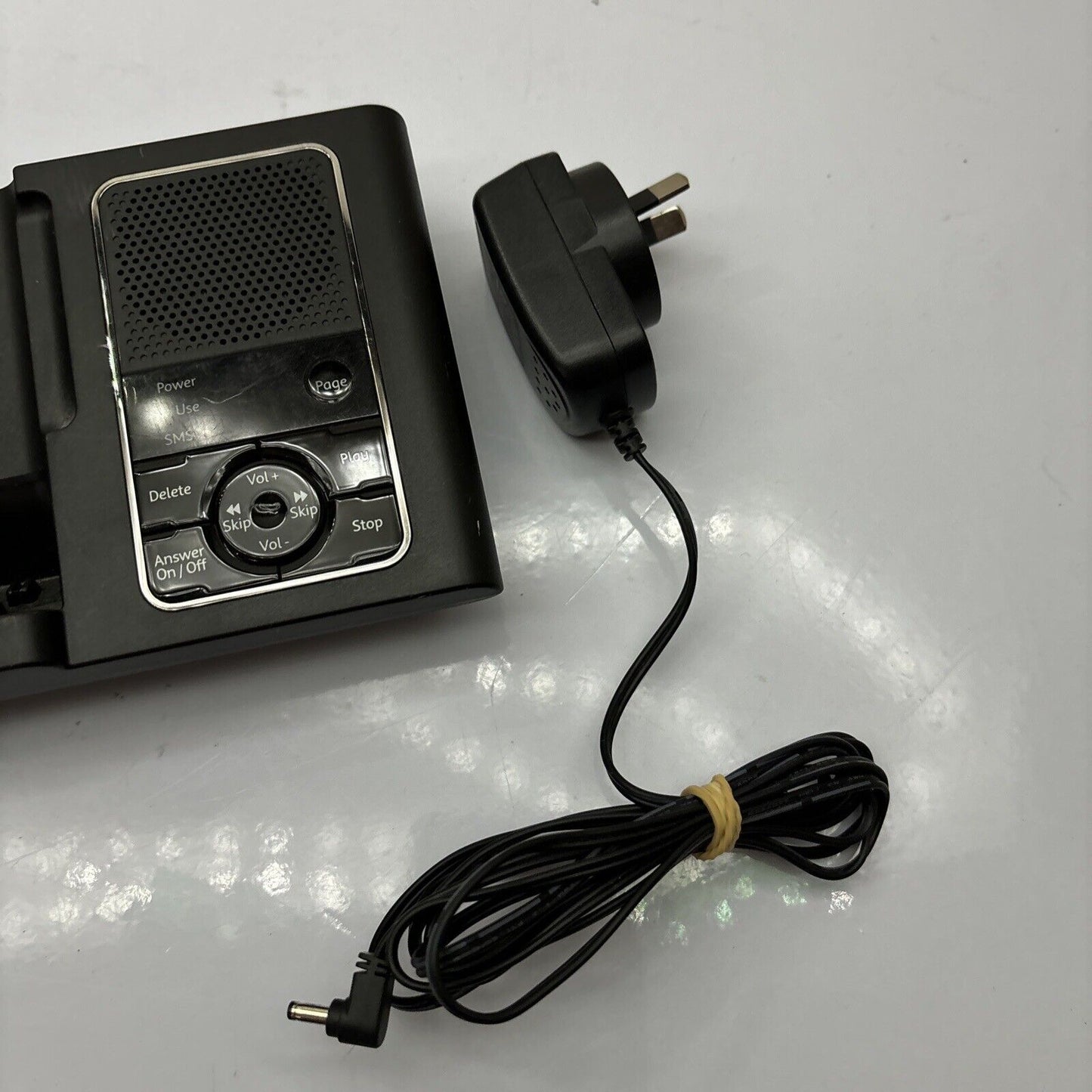 Telstra Slim 8450 Handset Charger & Answering Machine *No Handset*