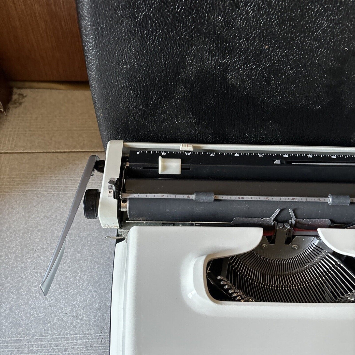 Brother Deluxe 1613 Typewriter With Carrying Case