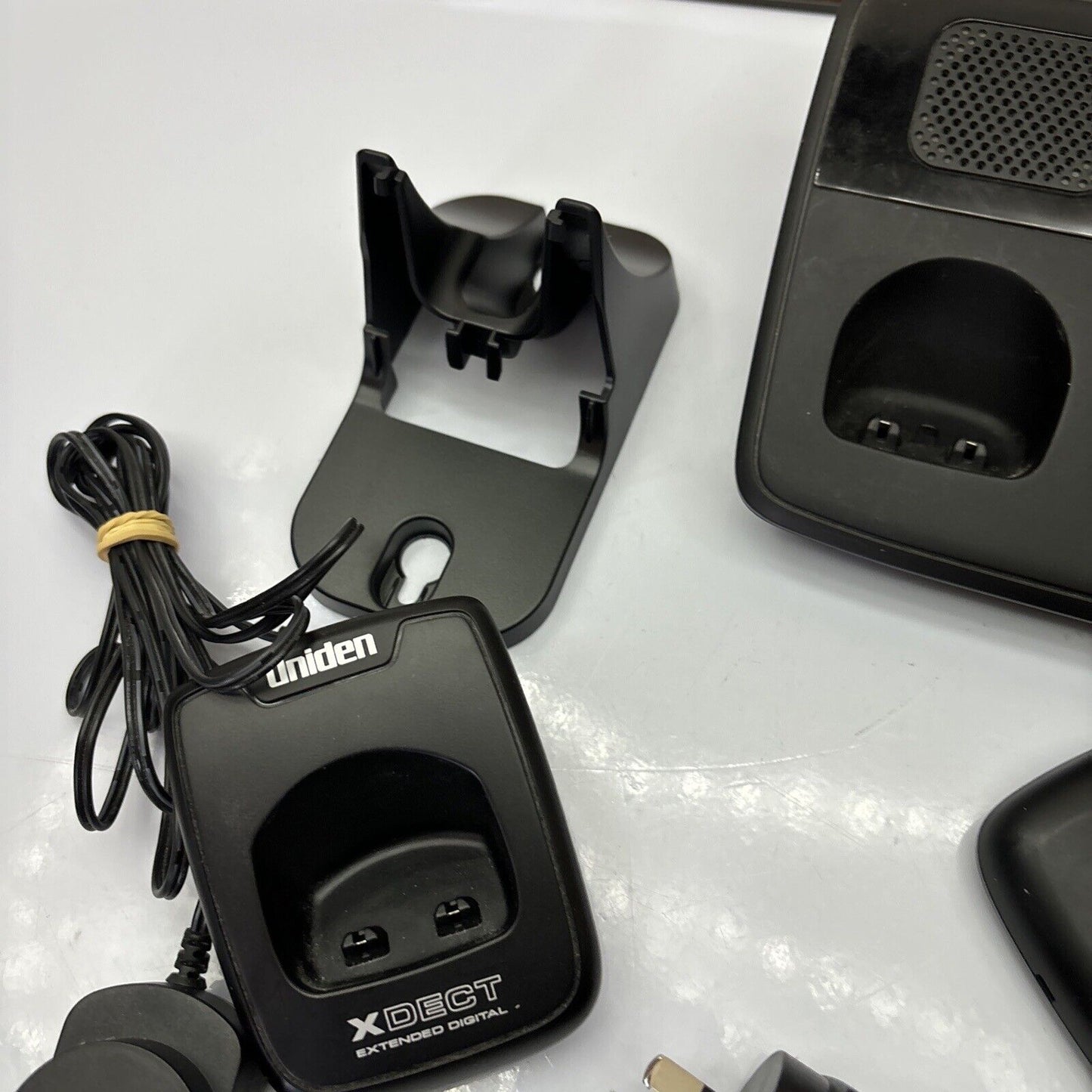 Uniden XDECT83551 Digital Answering Machine Cordless Phone with 2 Handsets