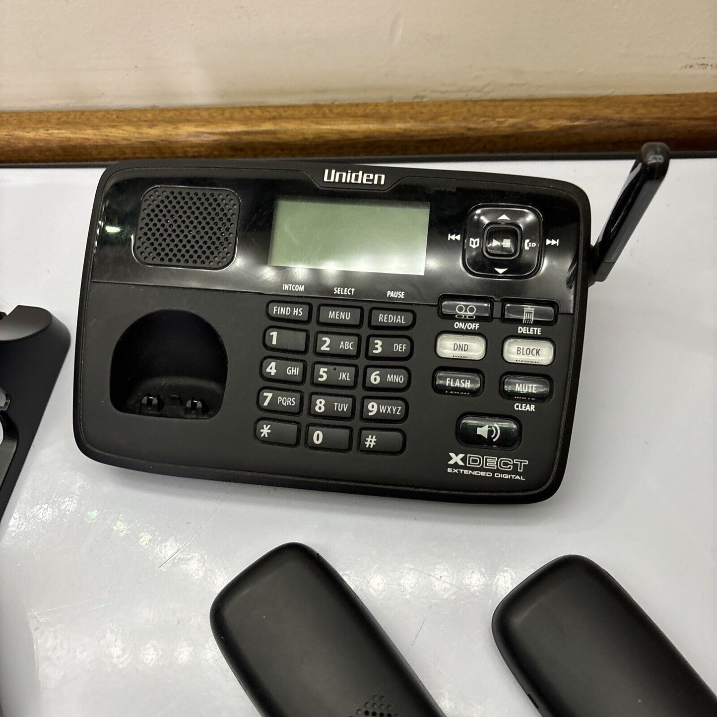 Uniden XDECT83551 Digital Answering Machine Cordless Phone with 2 Handsets