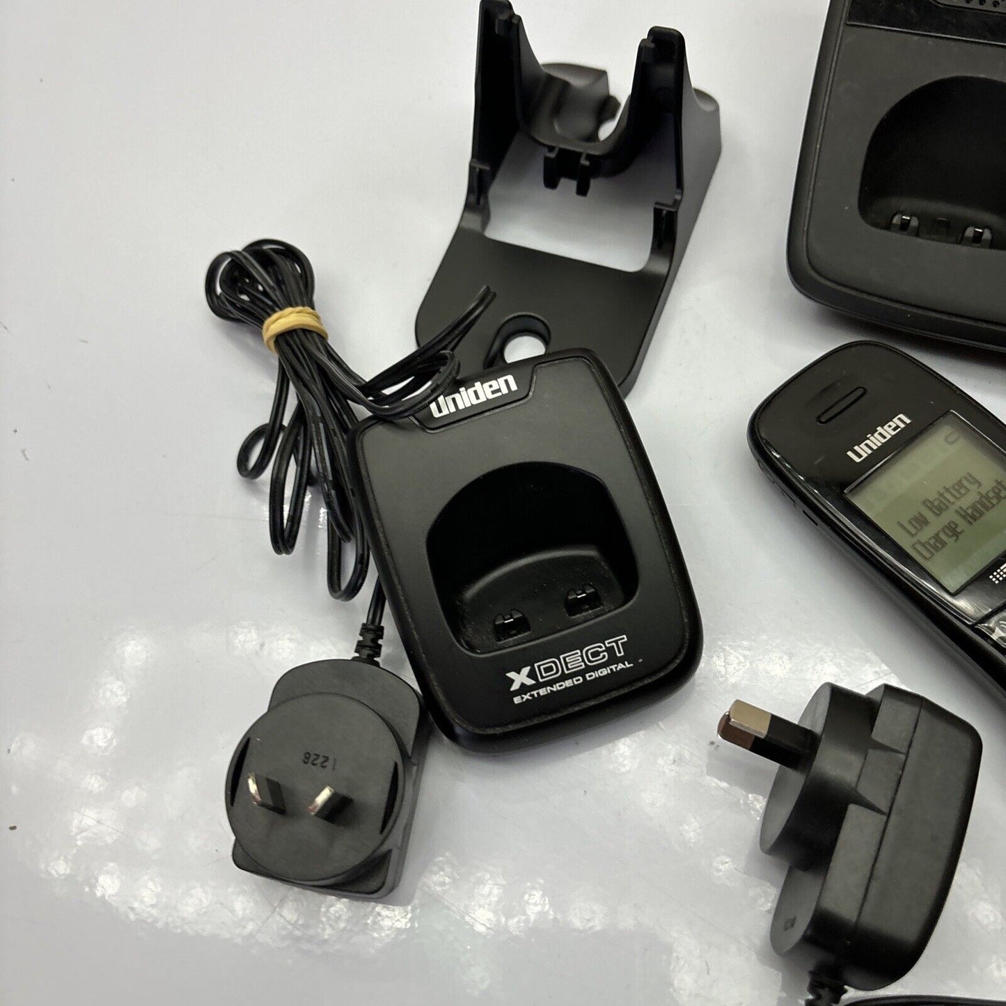 Uniden XDECT83551 Digital Answering Machine Cordless Phone with 2 Handsets