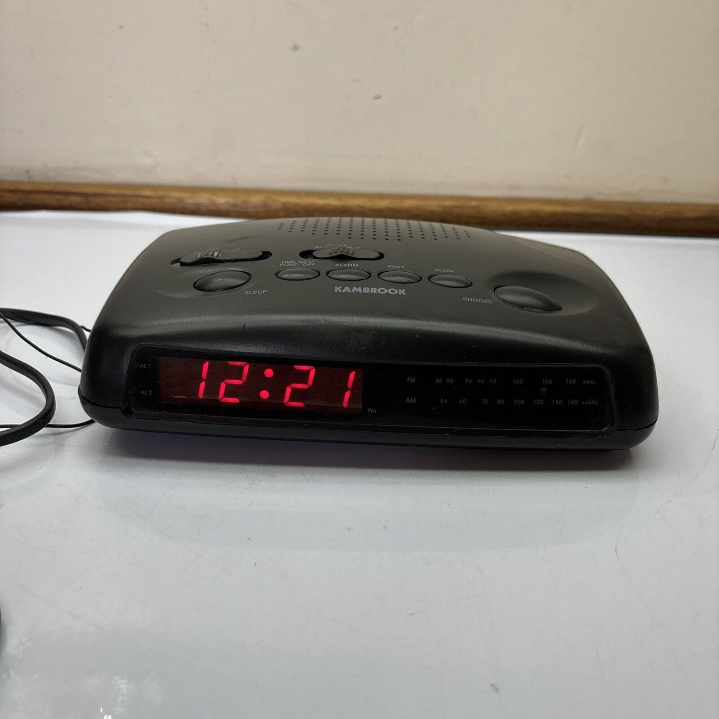 Kambrook Alarm Clock AM/FM Radio KCR20