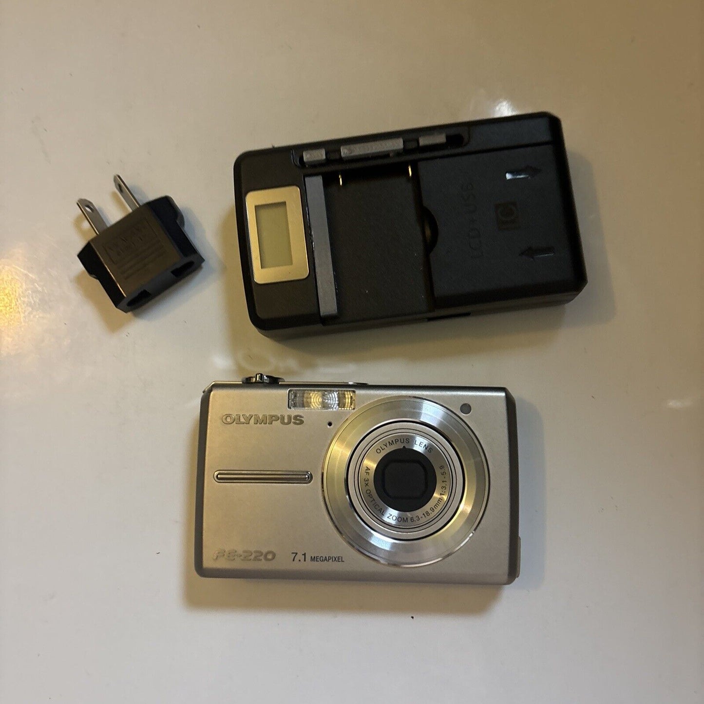 Olympus FE-220 Digital Camera 7.1MP