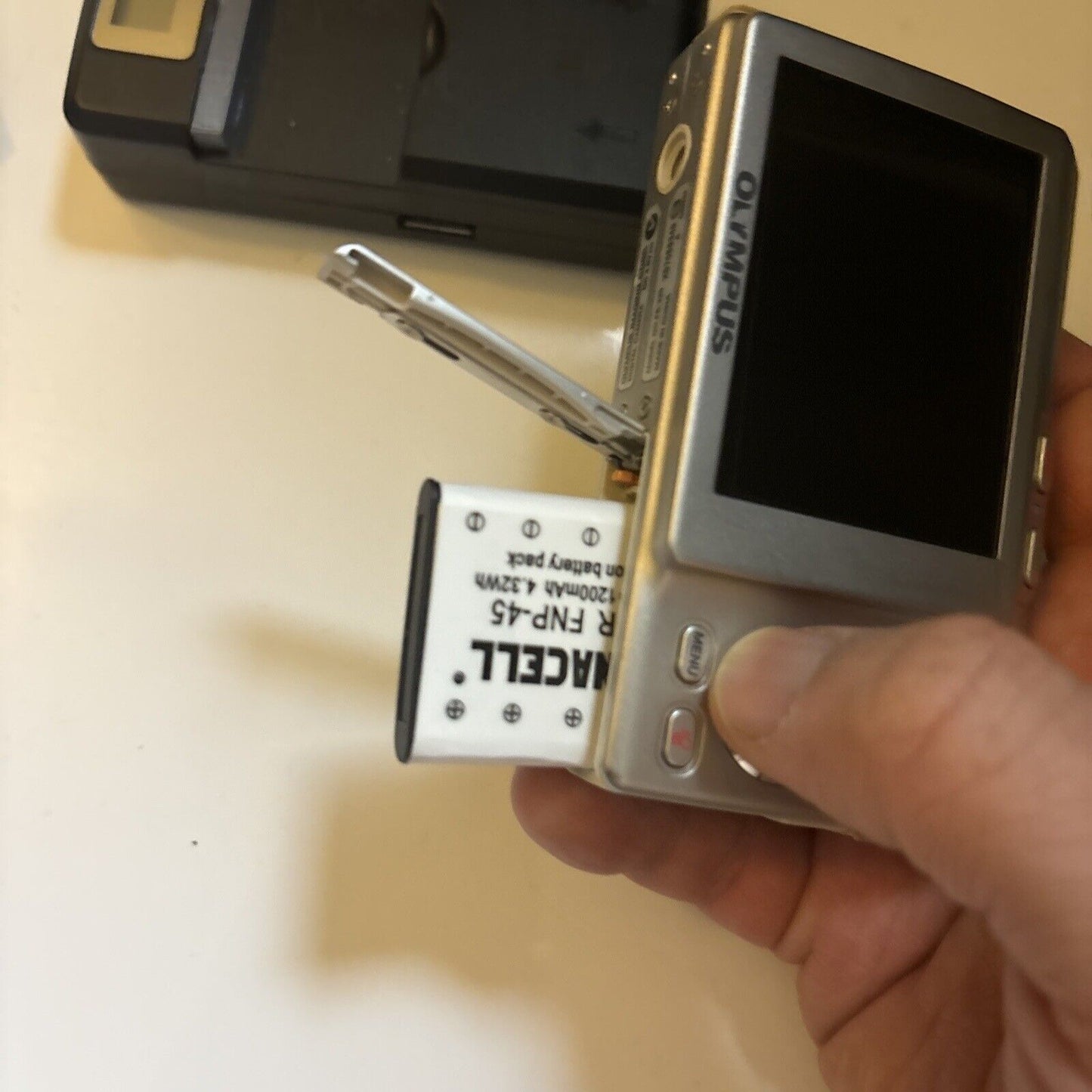 Olympus FE-220 Digital Camera 7.1MP