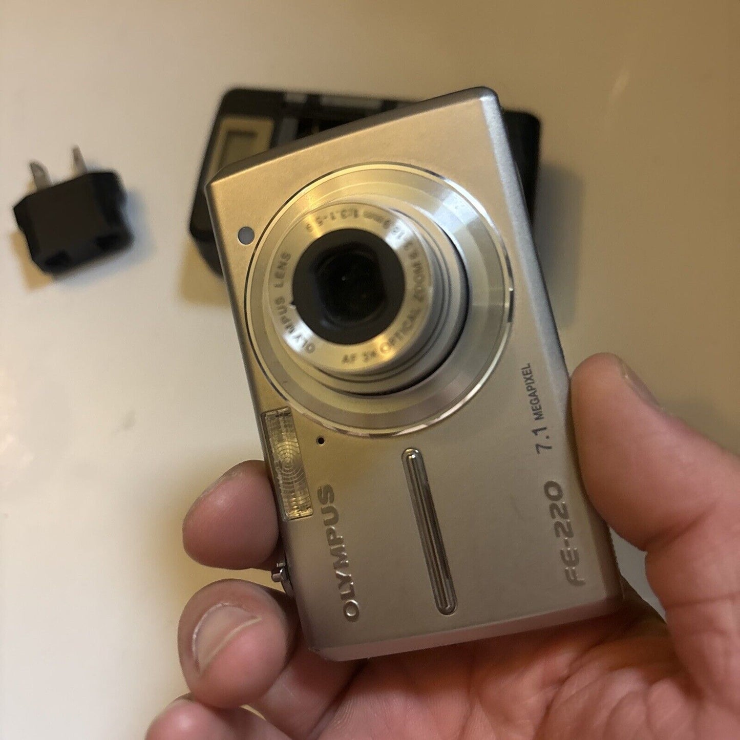 Olympus FE-220 Digital Camera 7.1MP