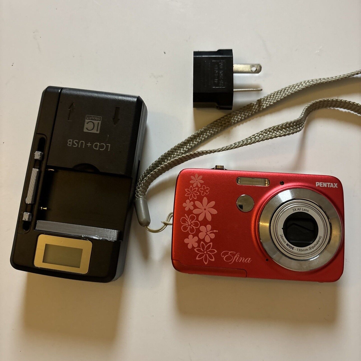 Pentax Efina Digital Camera 14MP with Charger