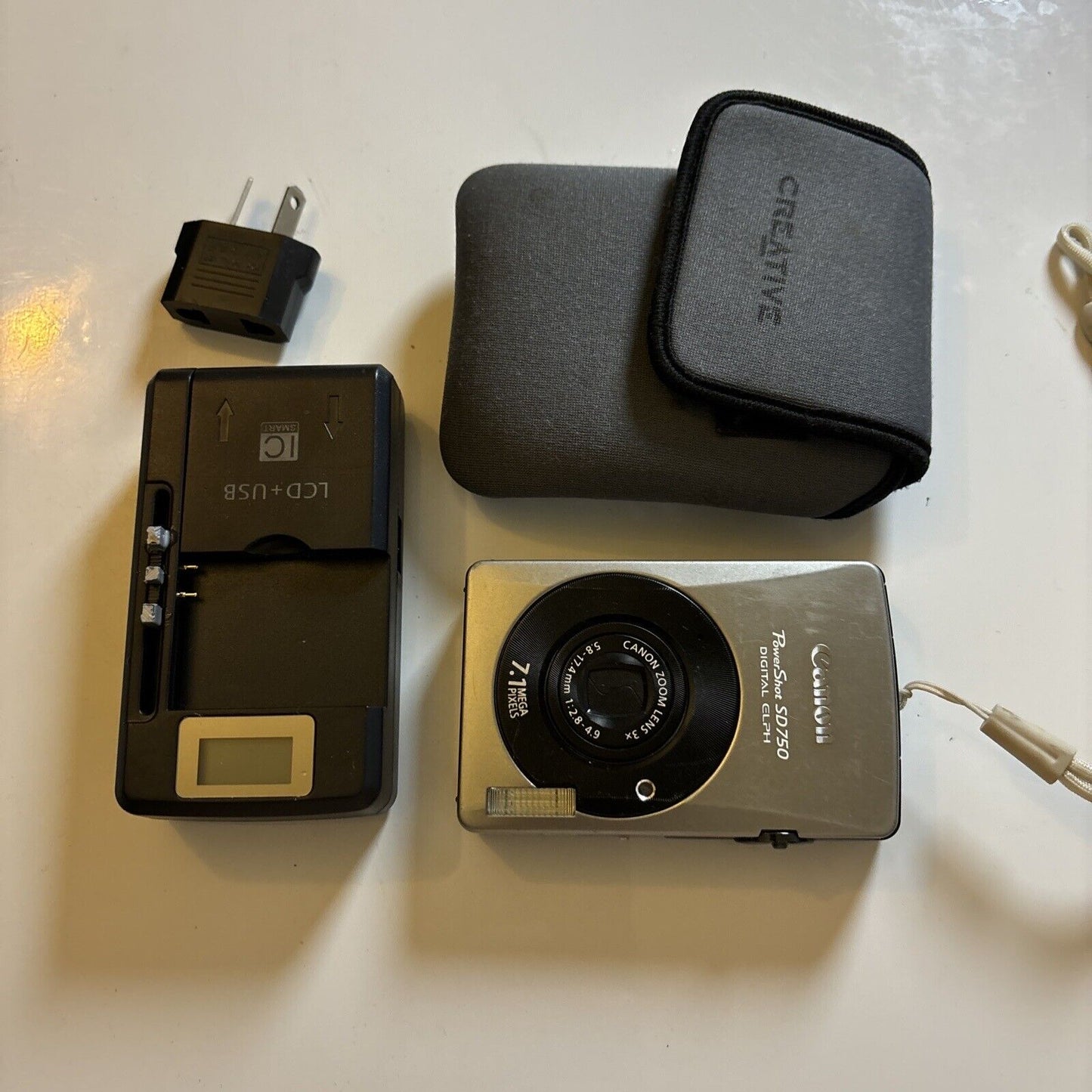 Canon PowerShot ELPH SD750 Digital Camera 7.1MP With 2Gb SD Card