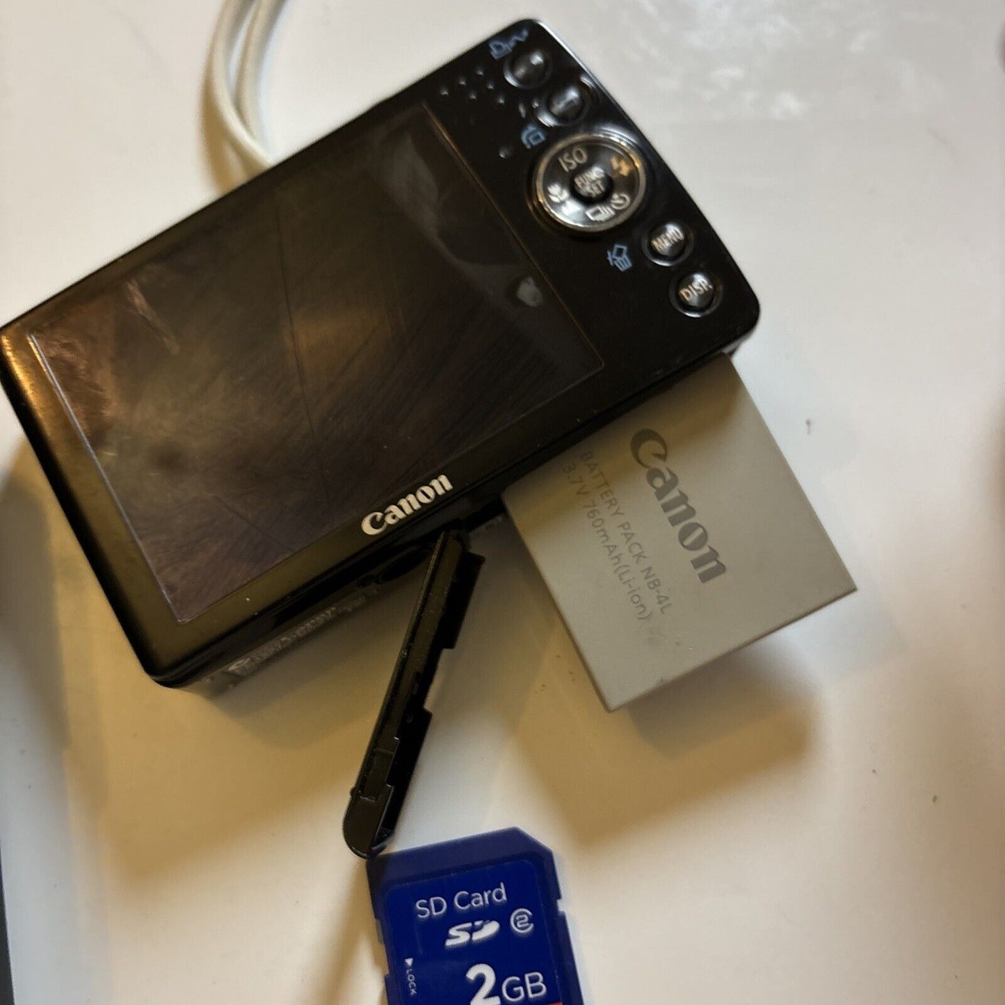 Canon PowerShot ELPH SD750 Digital Camera 7.1MP With 2Gb SD Card