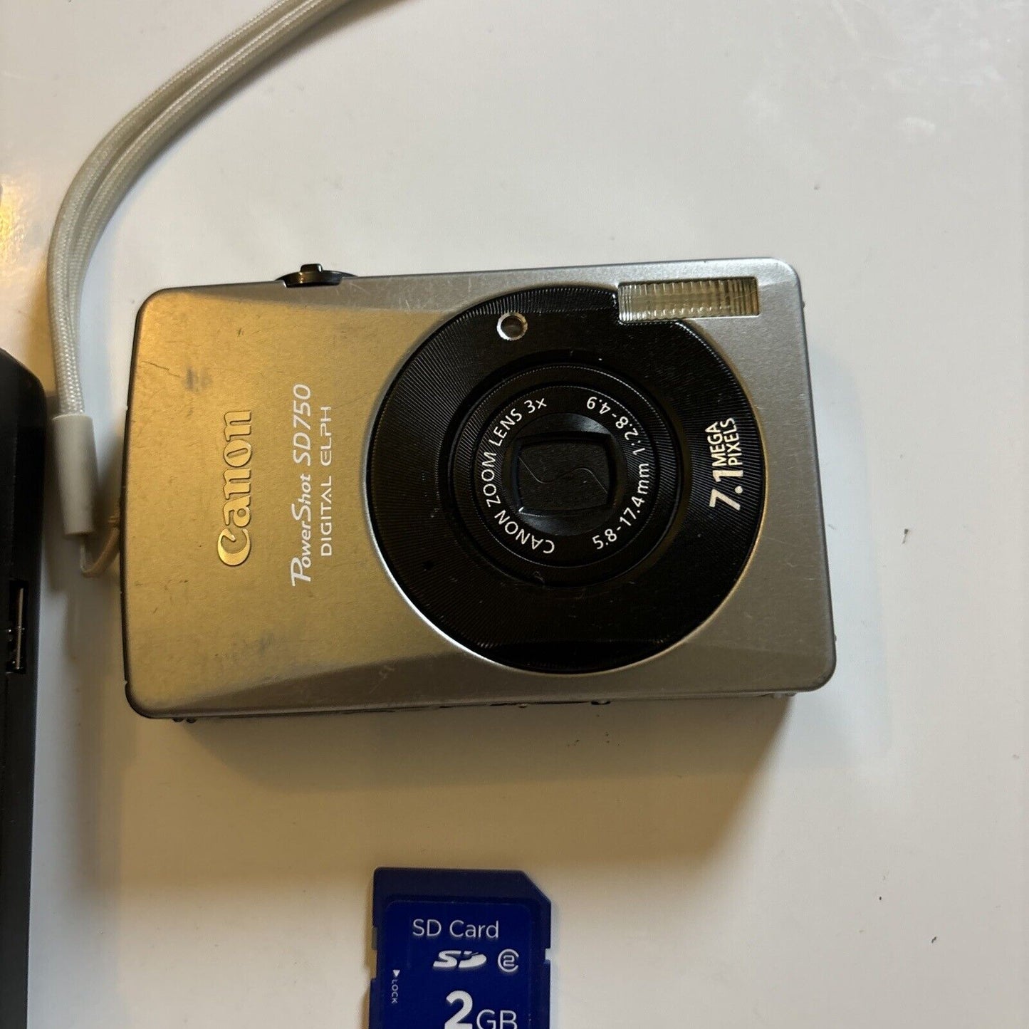 Canon PowerShot ELPH SD750 Digital Camera 7.1MP With 2Gb SD Card